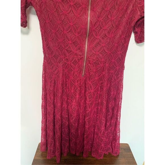 J. Gee Women's Floral Lace A Line Dress Red Size Medium - Picture 7 of 7